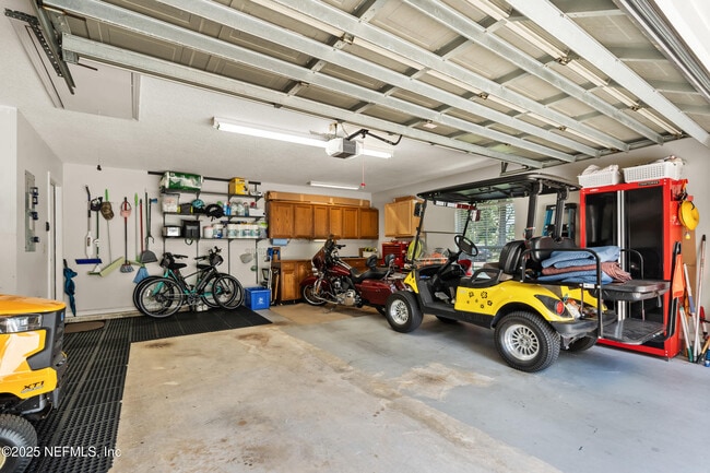 Building Photo - 6656 Rivercrest Dr