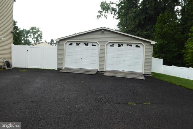 Building Photo - 3328 Johns Ct