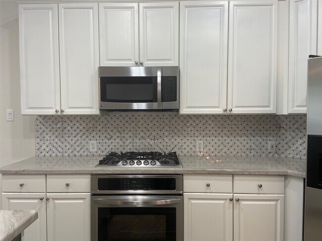 Building Photo - 130 S Veranda Ridge Dr