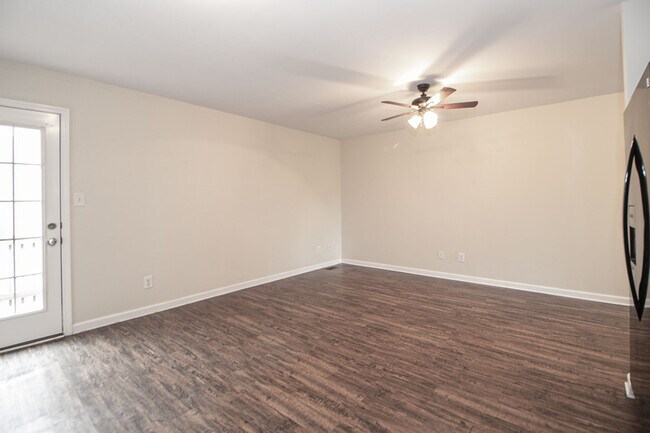 Building Photo - 1716 Thistlewood Dr