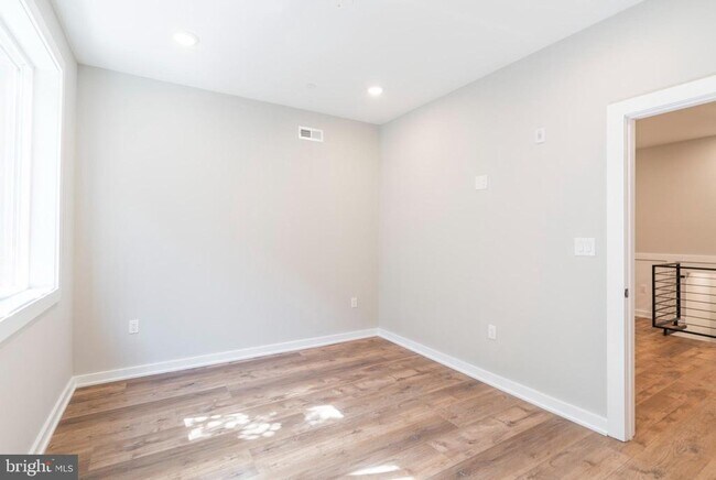 Building Photo - 435 N 35th St