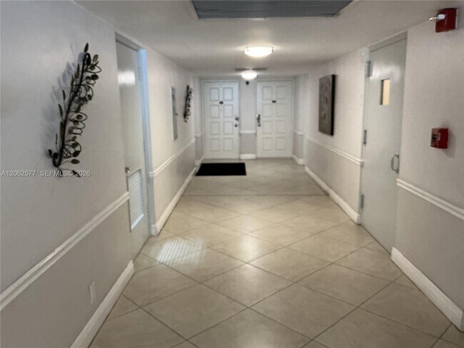 Building Photo - 3010 N Course Dr