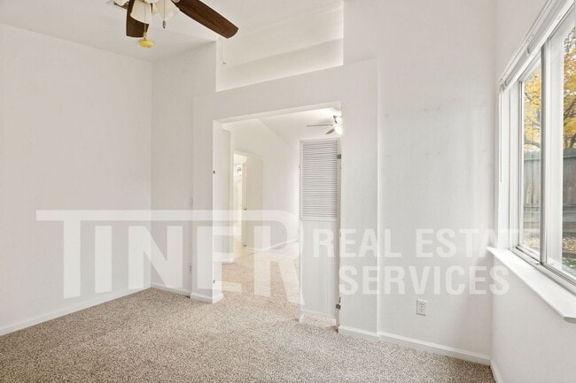 Building Photo - 134 John Henry Cir