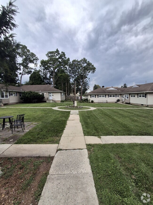 Building Photo - Carey Ave Apartments