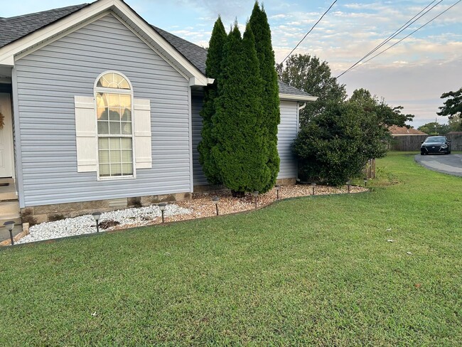 Building Photo - Two-Week move-in special! For Rent: Beauti...