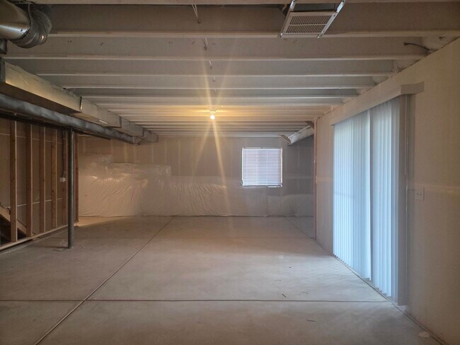 Building Photo - 612 87th Ave