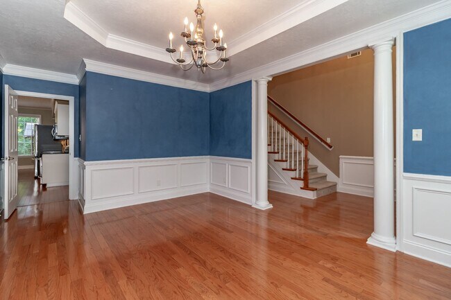 Building Photo - Private, 5 bedroom, 3.5 bath, Evans home-overlooking the woods!