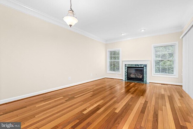 Building Photo - 3836 Elmwood Towne Way
