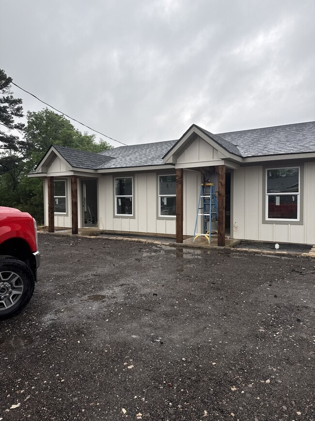 Building Photo - 533 Bradburn Rd