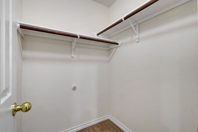 Building Photo - 7823 Kingsbury Wood