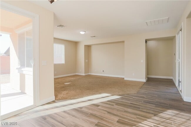 Building Photo - 10733 Mentesana Ave