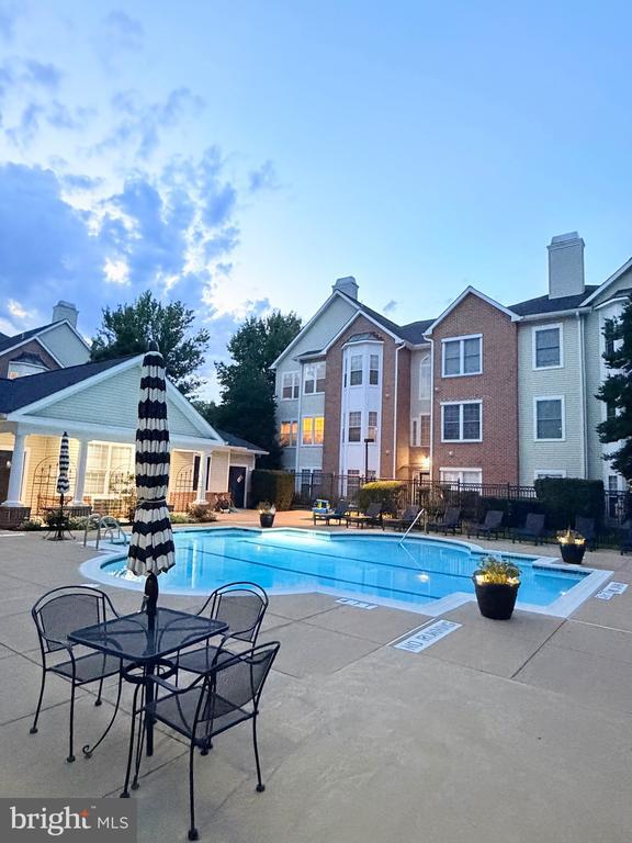 Building Photo - 4137 Fountainside Ln