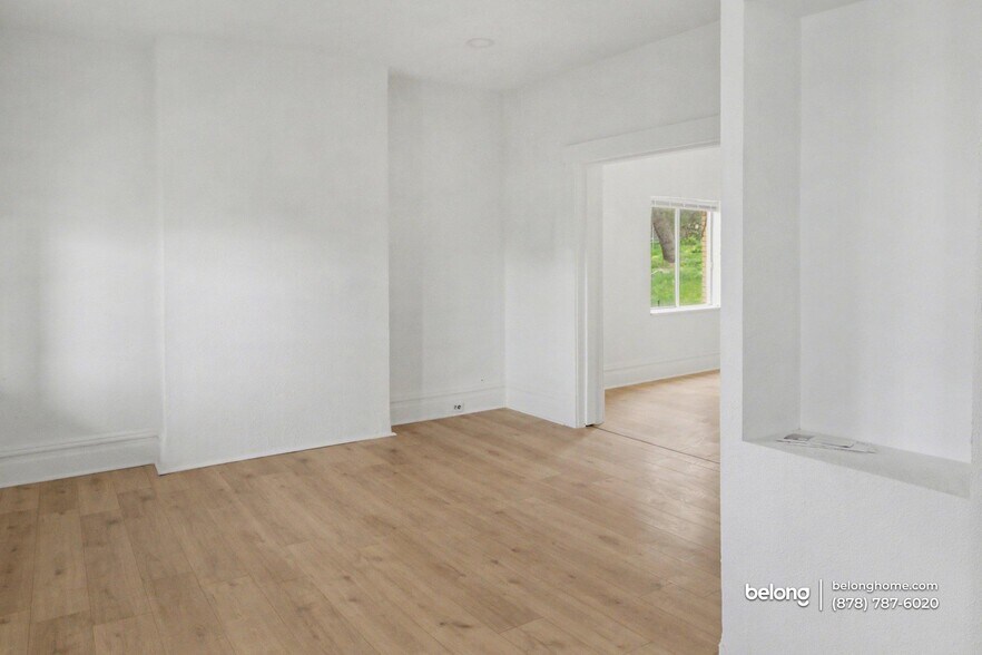 Building Photo - 2309 Valera Ave