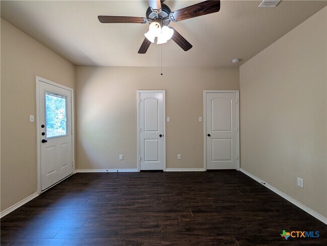 Building Photo - 296 Rosalie Dr