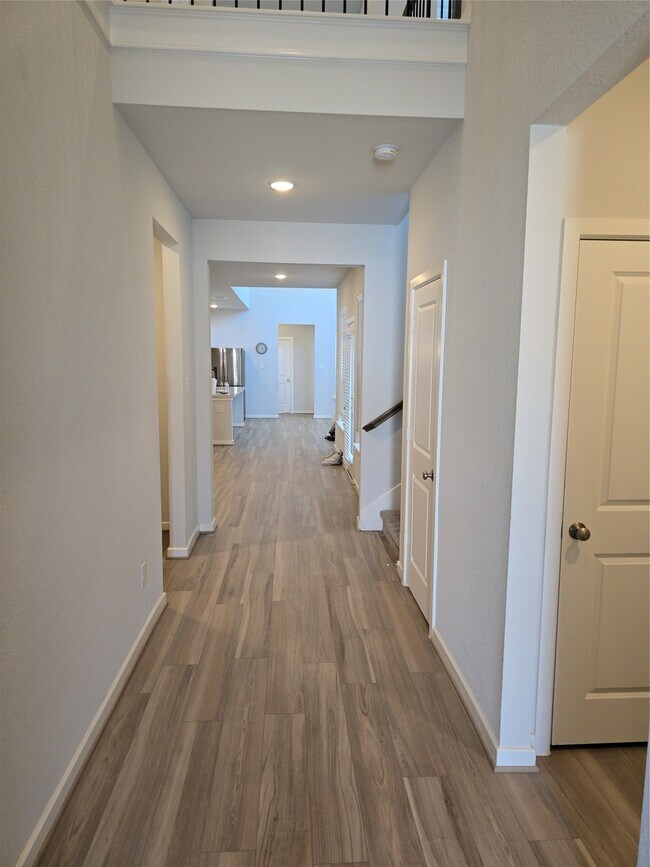 Building Photo - 9227 Dearborn Knoll Dr