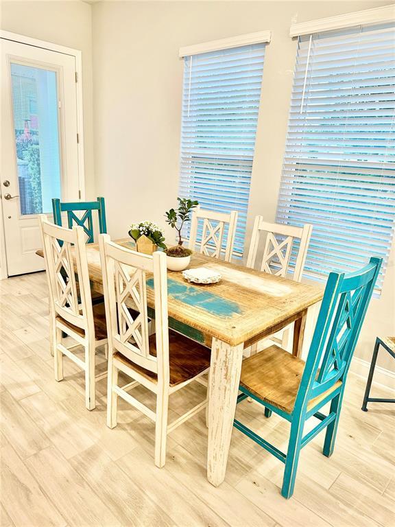 Building Photo - 900 Wild Date Ln