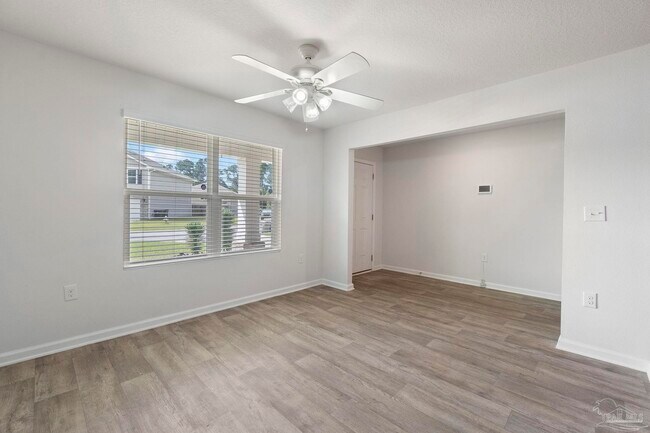 Building Photo - 10609 Queens Gate Cir