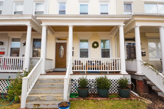 Building Photo - 1319 Corbin Pl NE