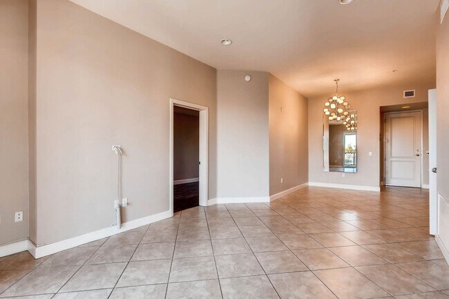 Building Photo - 67 E Agate Ave