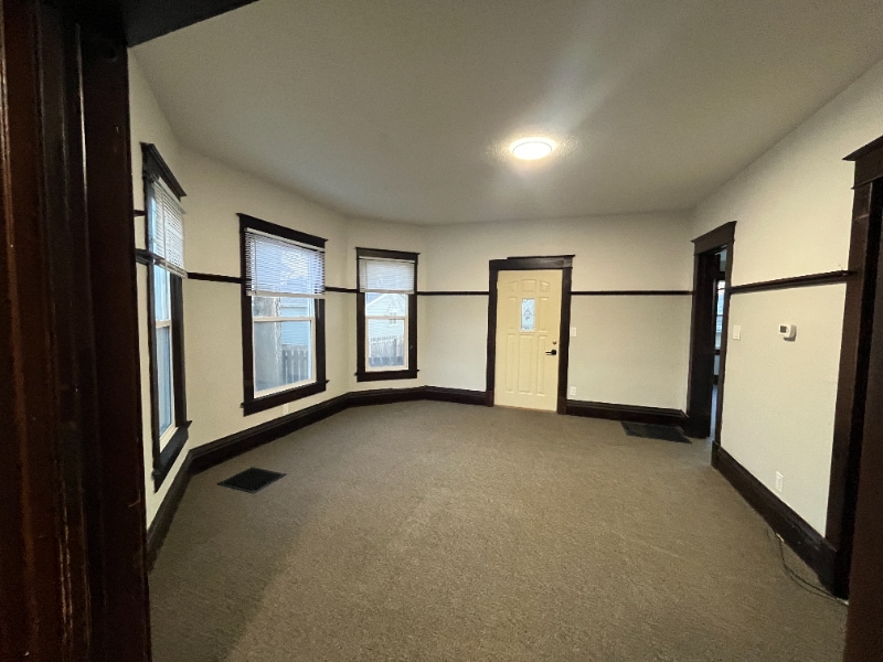 Building Photo - 1220 6th Ave