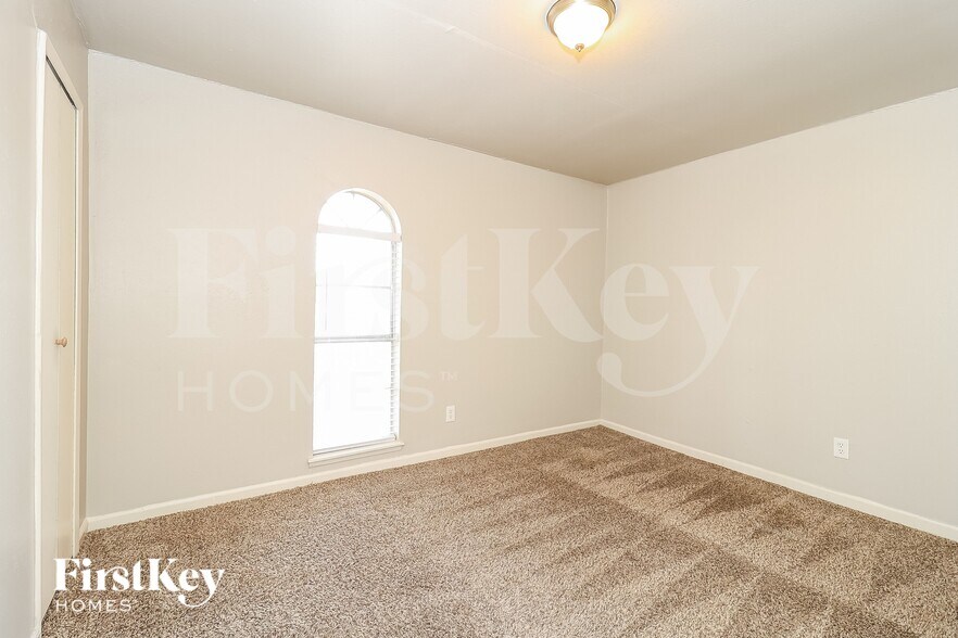 Building Photo - 2918 Rayswood Dr