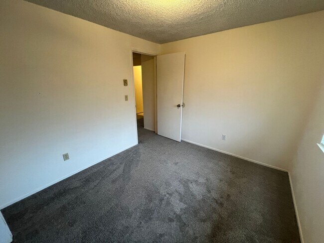 Building Photo - r1707se145thctvancouver