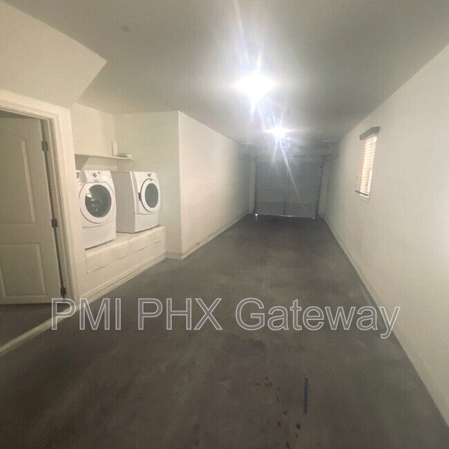 Building Photo - 1313 S Sabino Dr
