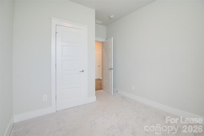 Building Photo - 5939 Ardrey Kell Rd