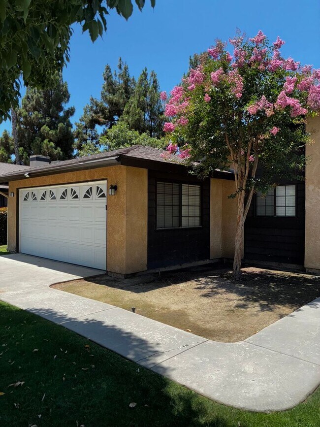 Building Photo - Clean & Updated 3-Bedroom Home in Southwest Bakersfield – Available Now!