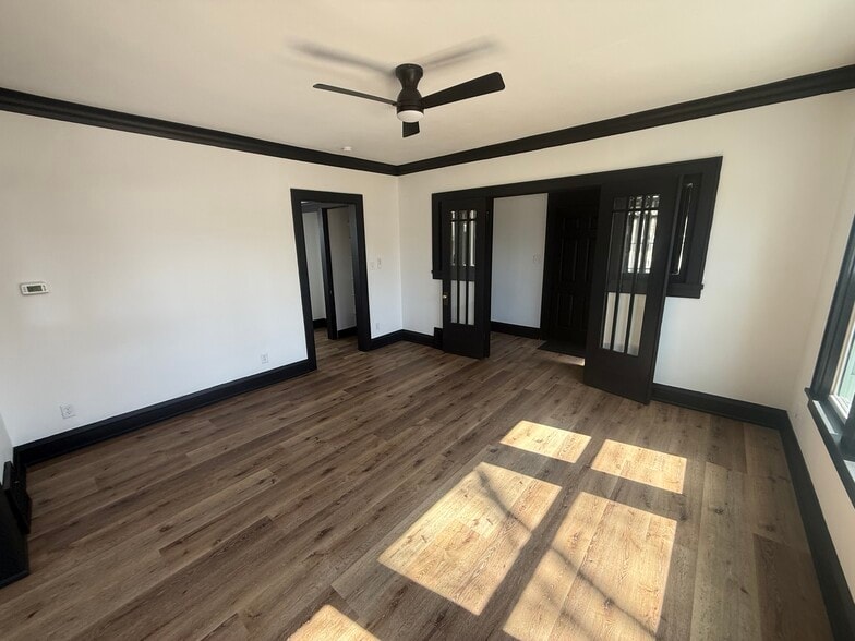 Building Photo - 7317 Sheridan Rd