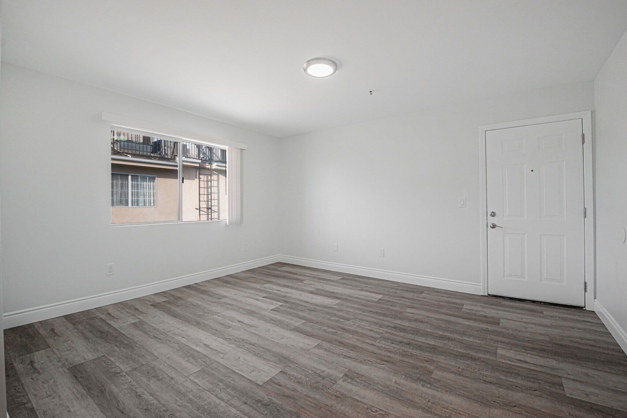 Building Photo - 6853 Agnes Ave