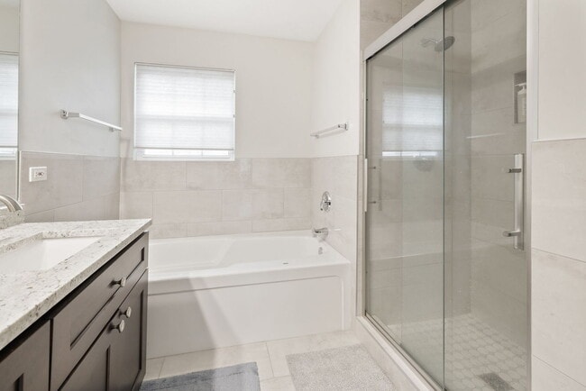 Building Photo - 3074 Renard Ln