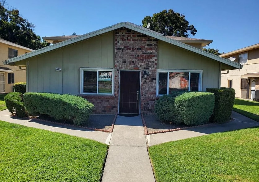 Building Photo - 1940 Peabody Rd