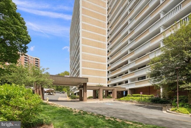Building Photo - 6101 Edsall Rd
