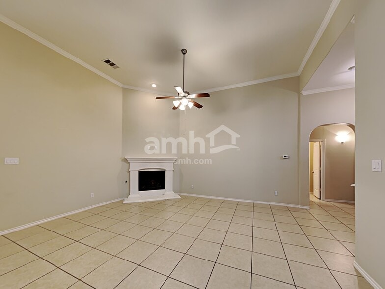 Building Photo - 6136 Kristen Dr