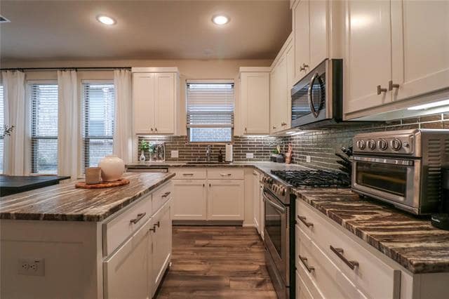 Building Photo - 264 Spring Hill Rd