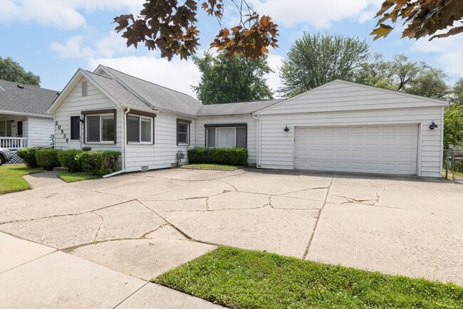 Building Photo - 20936 Ridgemont Rd