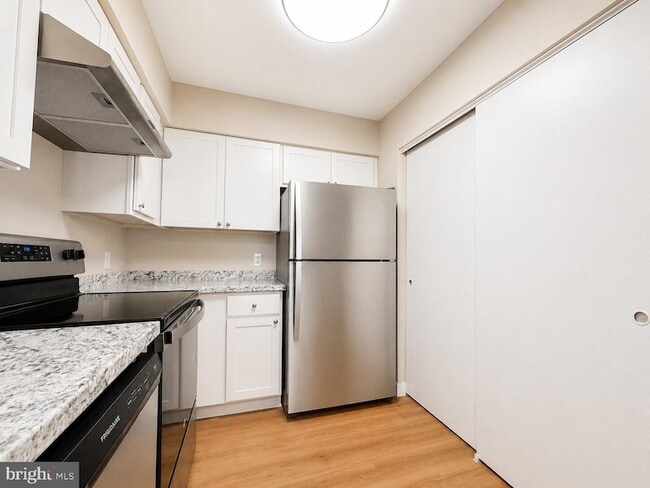 Building Photo - 11150 Beaver Trail Ct