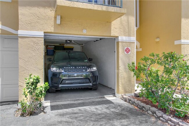 Building Photo - 1155 Lake Shore Dr