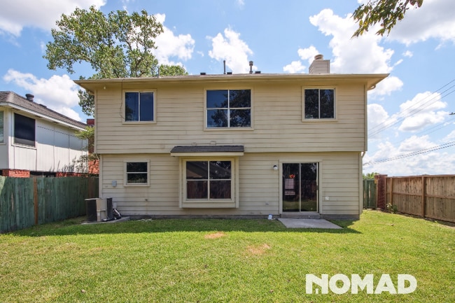 Building Photo - 2040 Sandy Knoll Dr