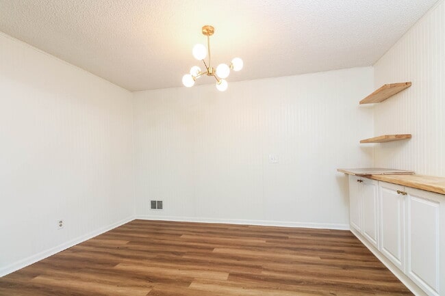 Building Photo - Charming 3-Bed, 2-Bath Home in Columbia’s Serene Highgate Neighborhood!