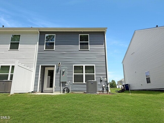 Building Photo - 412 Cherry Laurel Dr