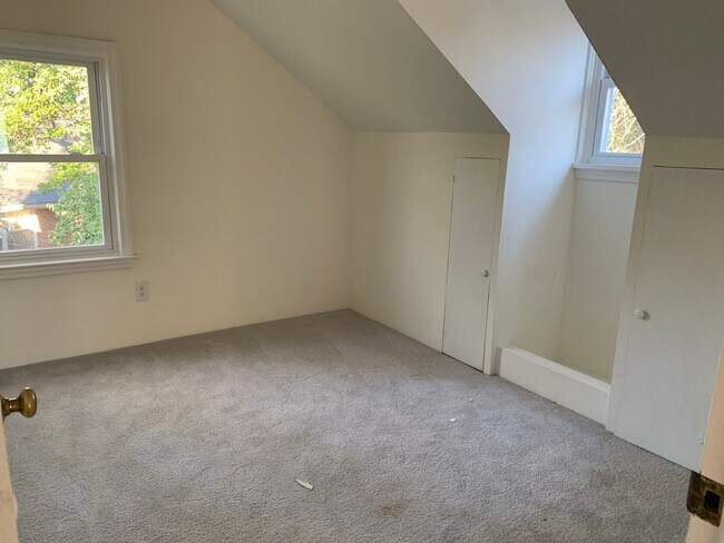 Building Photo - COMING SOON! 4 Bedroom (with office)-3 Bath- Pets negotiable