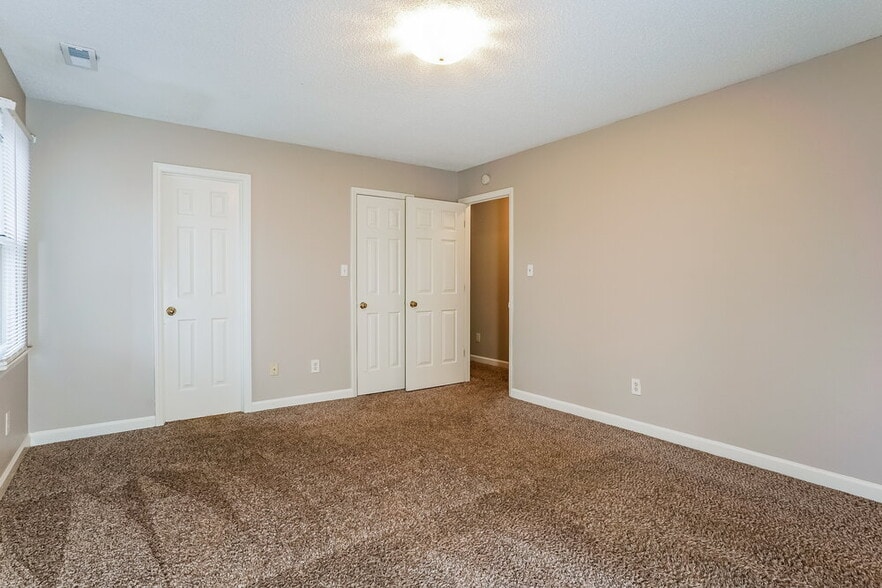 Building Photo - 4400 Birmingham Way