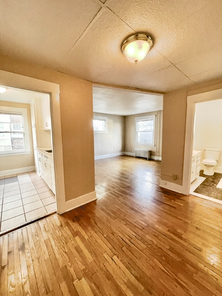 Building Photo - 901 N M St