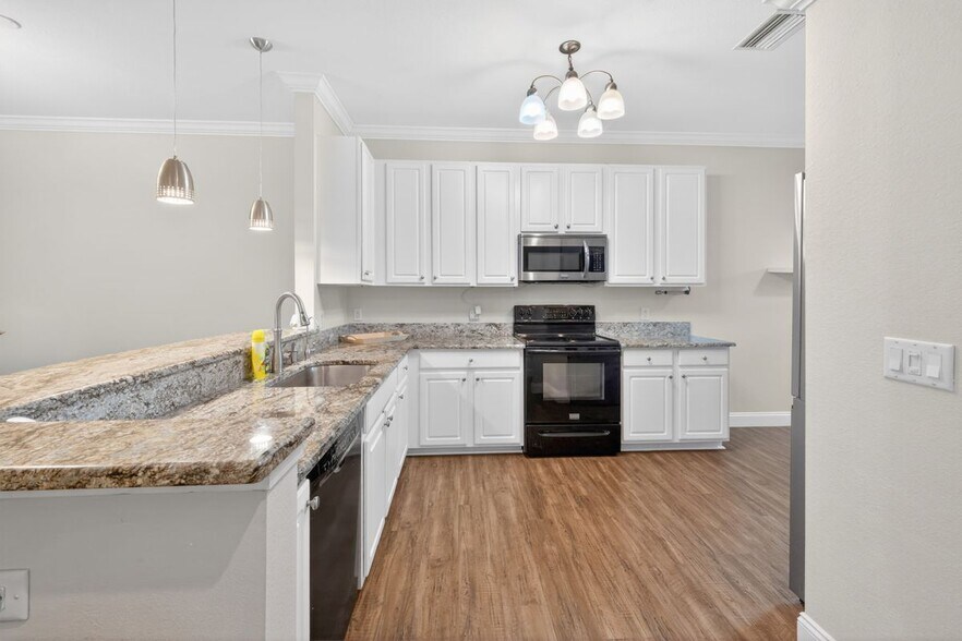 Building Photo - 14214 Manchester Dr