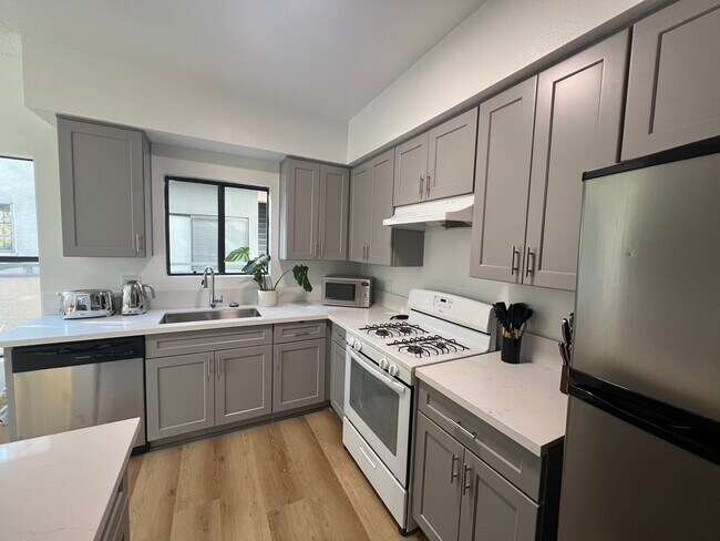 Building Photo - 2584 S Centinela Ave