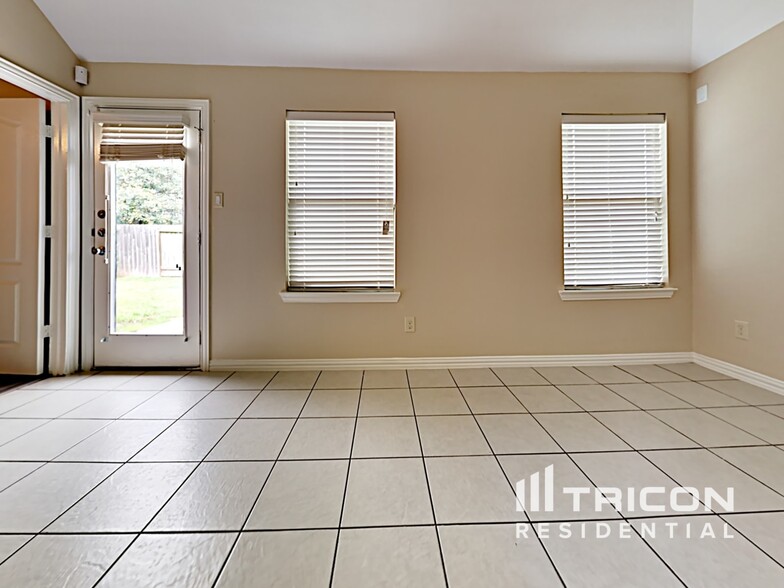 Building Photo - 478 Oak Chase Dr