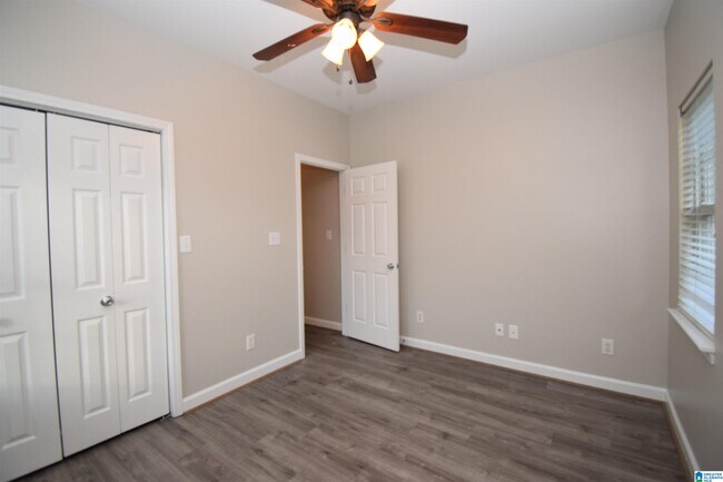 Building Photo - 5725 Riverbirch Dr