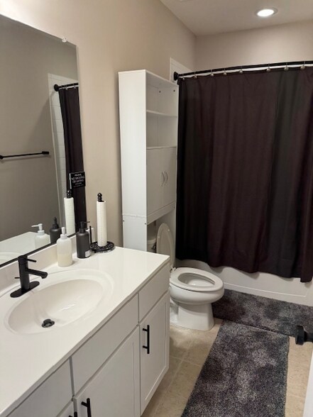 Building Photo - 14879 Heather Bloom Dr